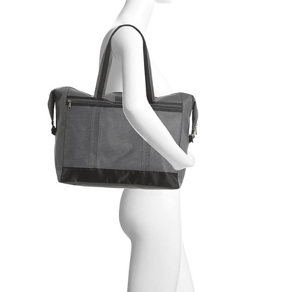 Puma Duffle - Picture 3 of 6